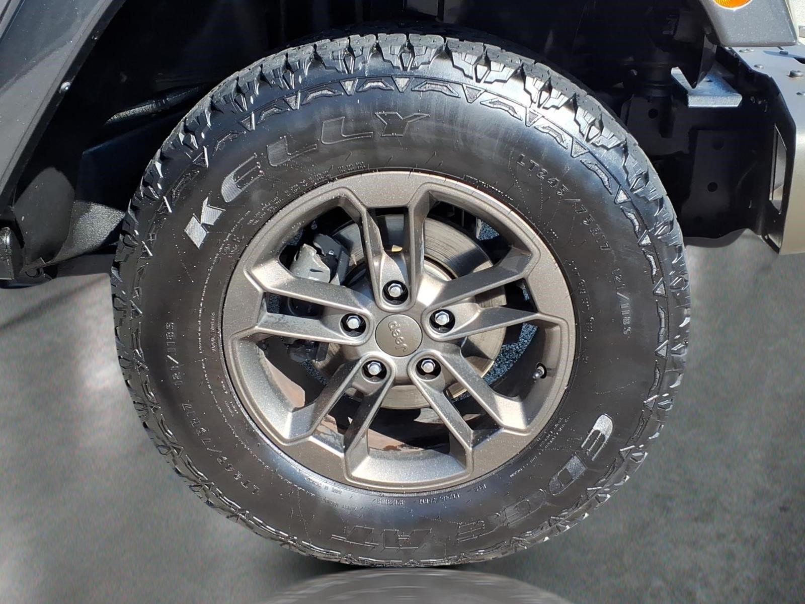 Used 2016 Jeep Wrangler Unlimited Sahara AWD/4WD image 10