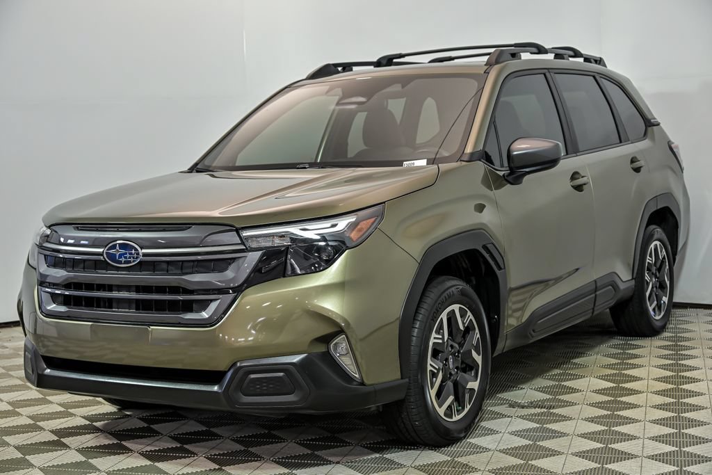 Used 2025 Subaru Forester Premium AWD/4WD image 5