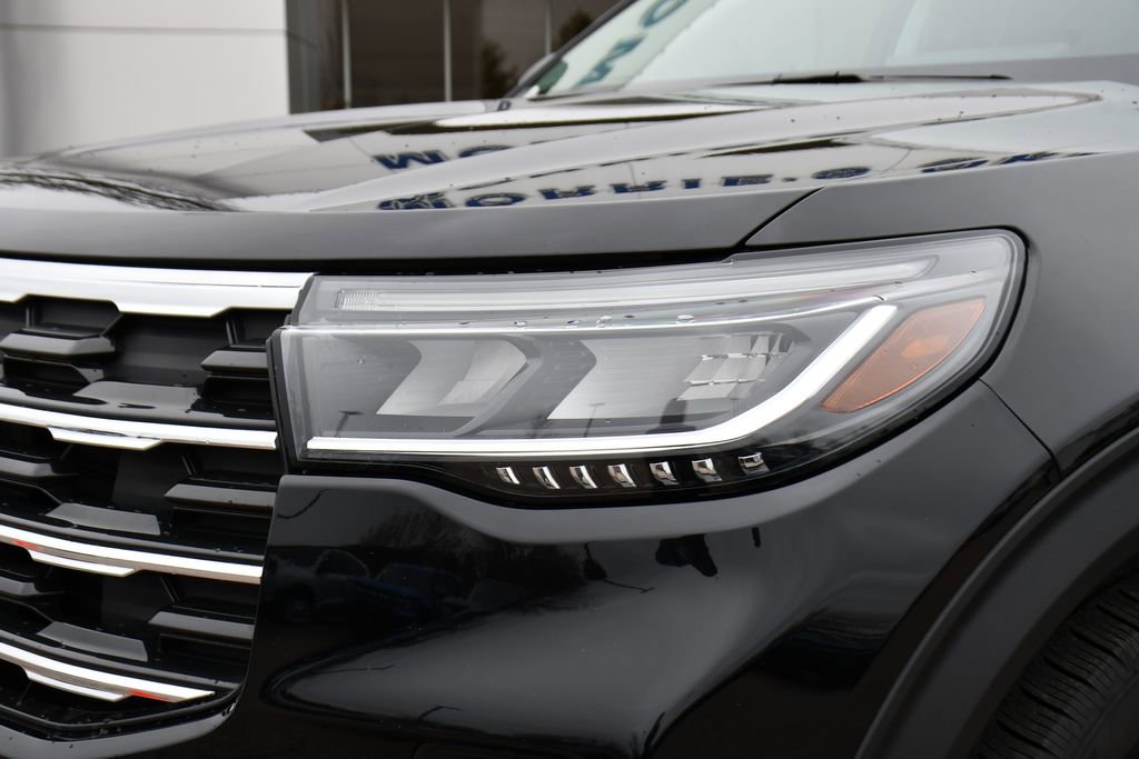 Used 2025 Ford Explorer Active AWD/4WD image 40