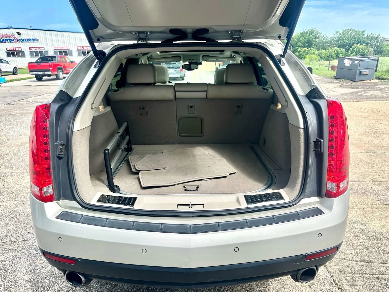 Used 2014 Cadillac SRX Premium image 16