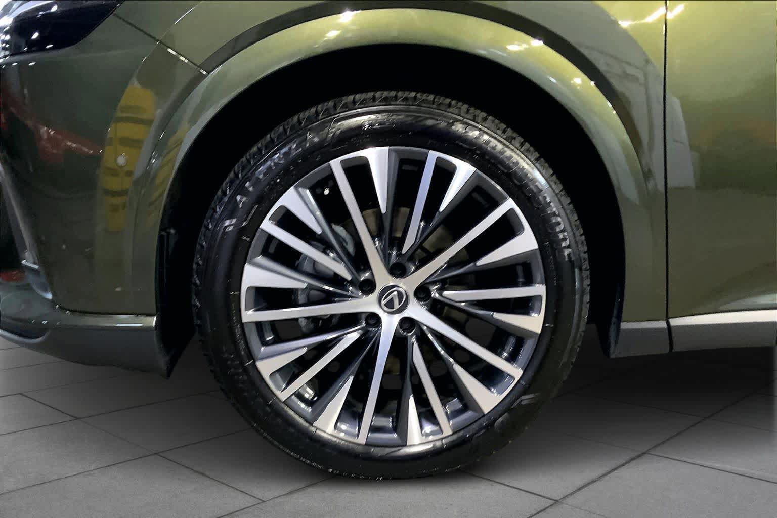 Used 2025 Lexus RX 350 Premium Plus w/ Convenience Package image 10