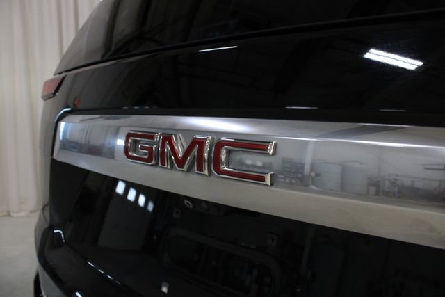 Used 2021 GMC Yukon Denali w/ Advanced Technology Package AWD/4WD image 32