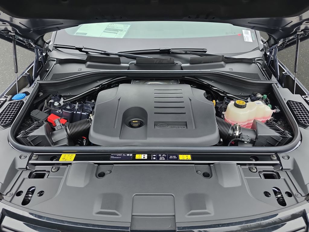 New 2026 Land Rover Range Rover SE image 32