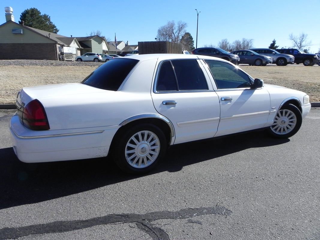 Used 2011 Mercury Grand Marquis LS image 4