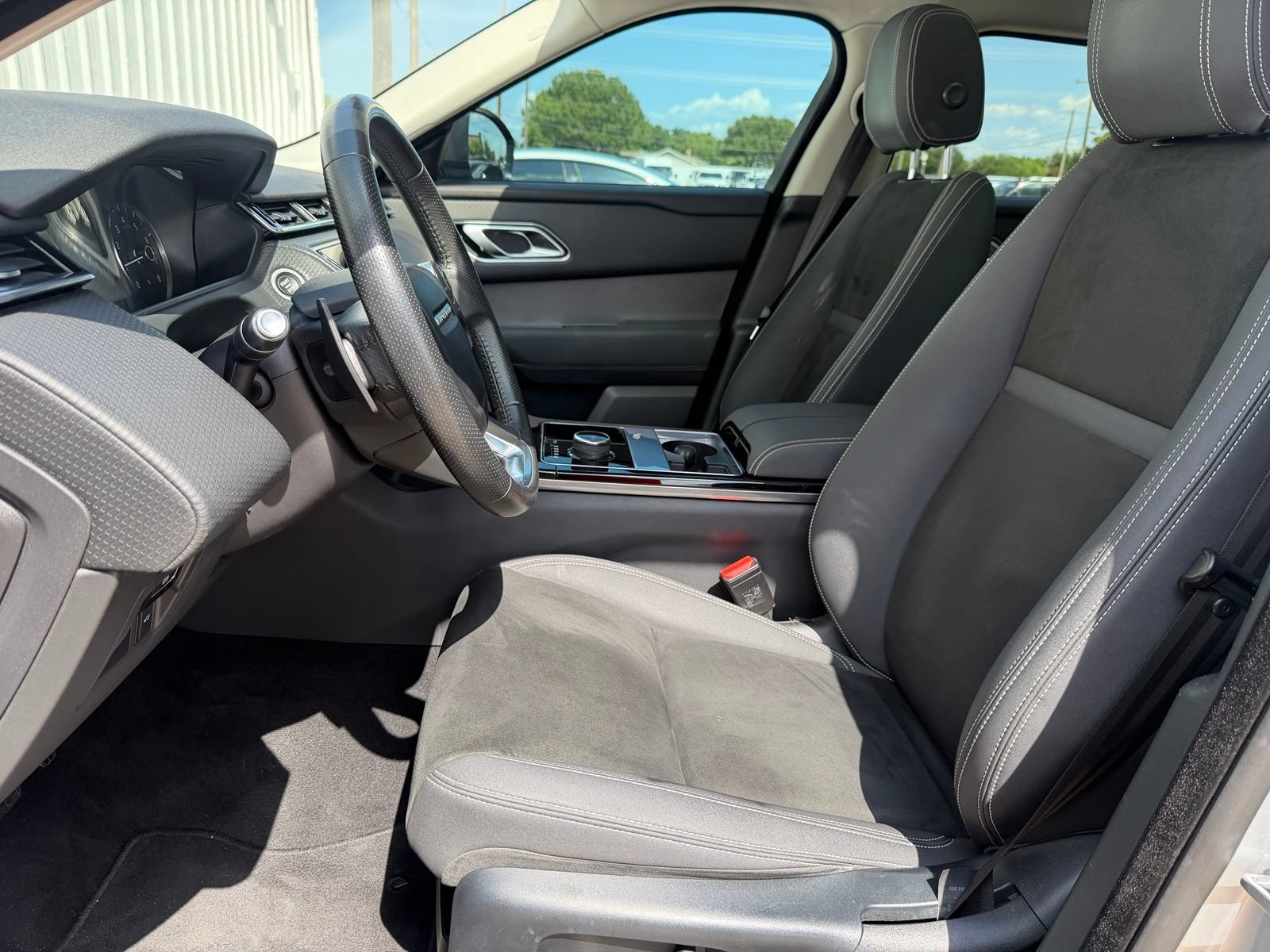 Used 2019 Land Rover Range Rover Velar AWD/4WD image 20