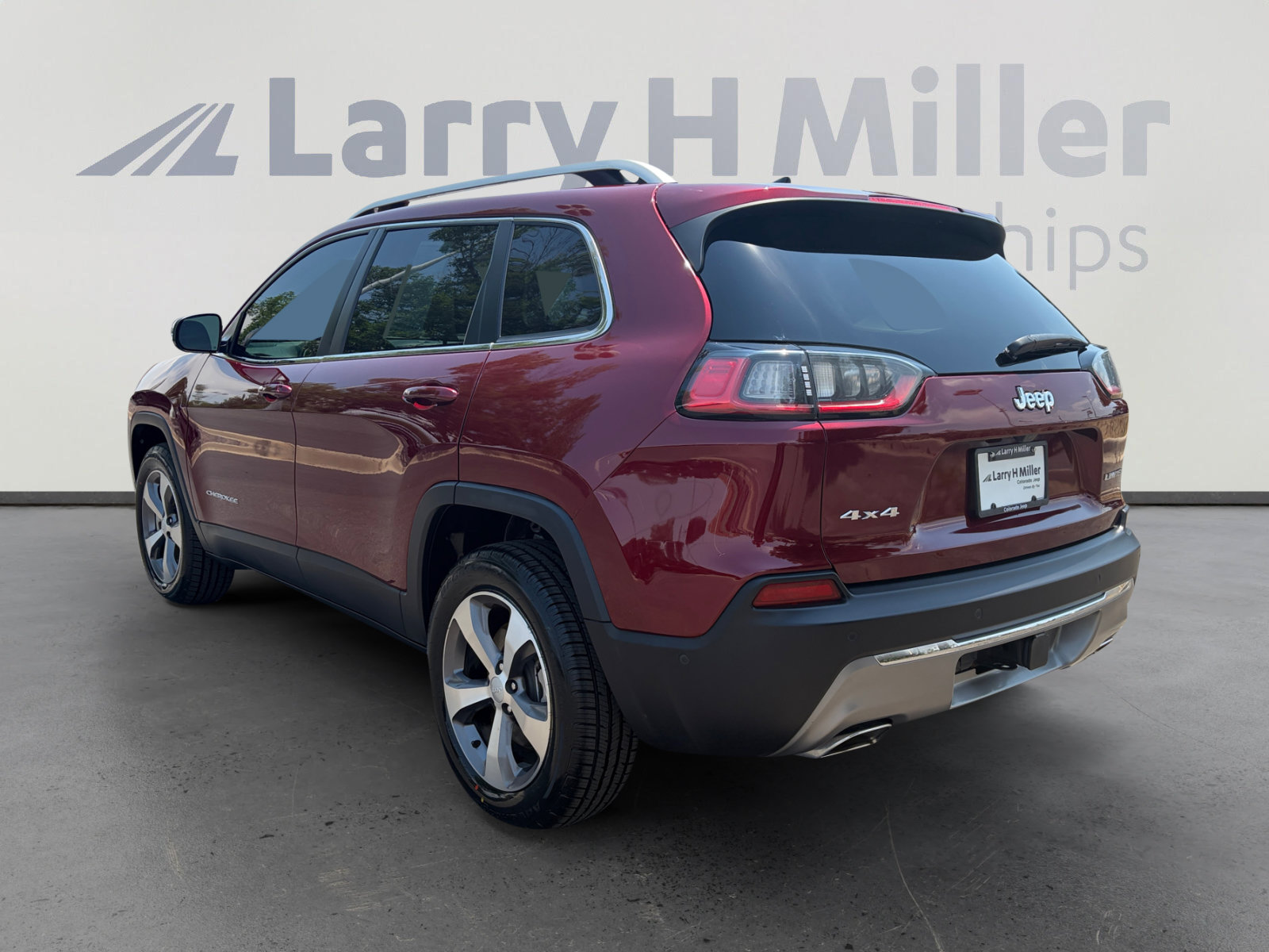 Used 2021 Jeep Cherokee Limited w/ Elite Package AWD/4WD image 3