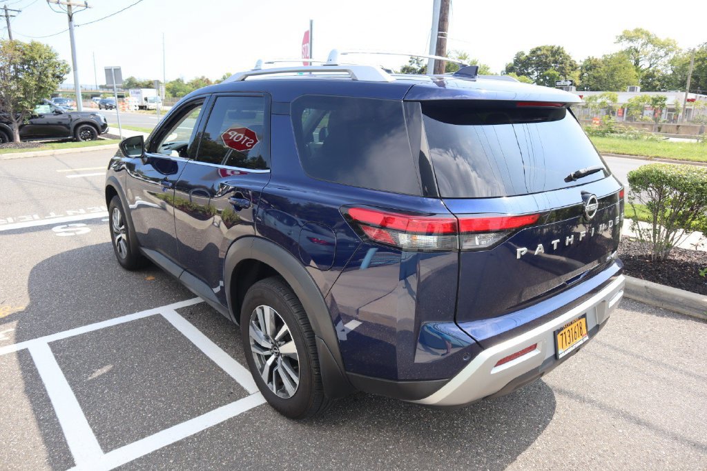 Certified 2024 Nissan Pathfinder SL AWD/4WD image 8