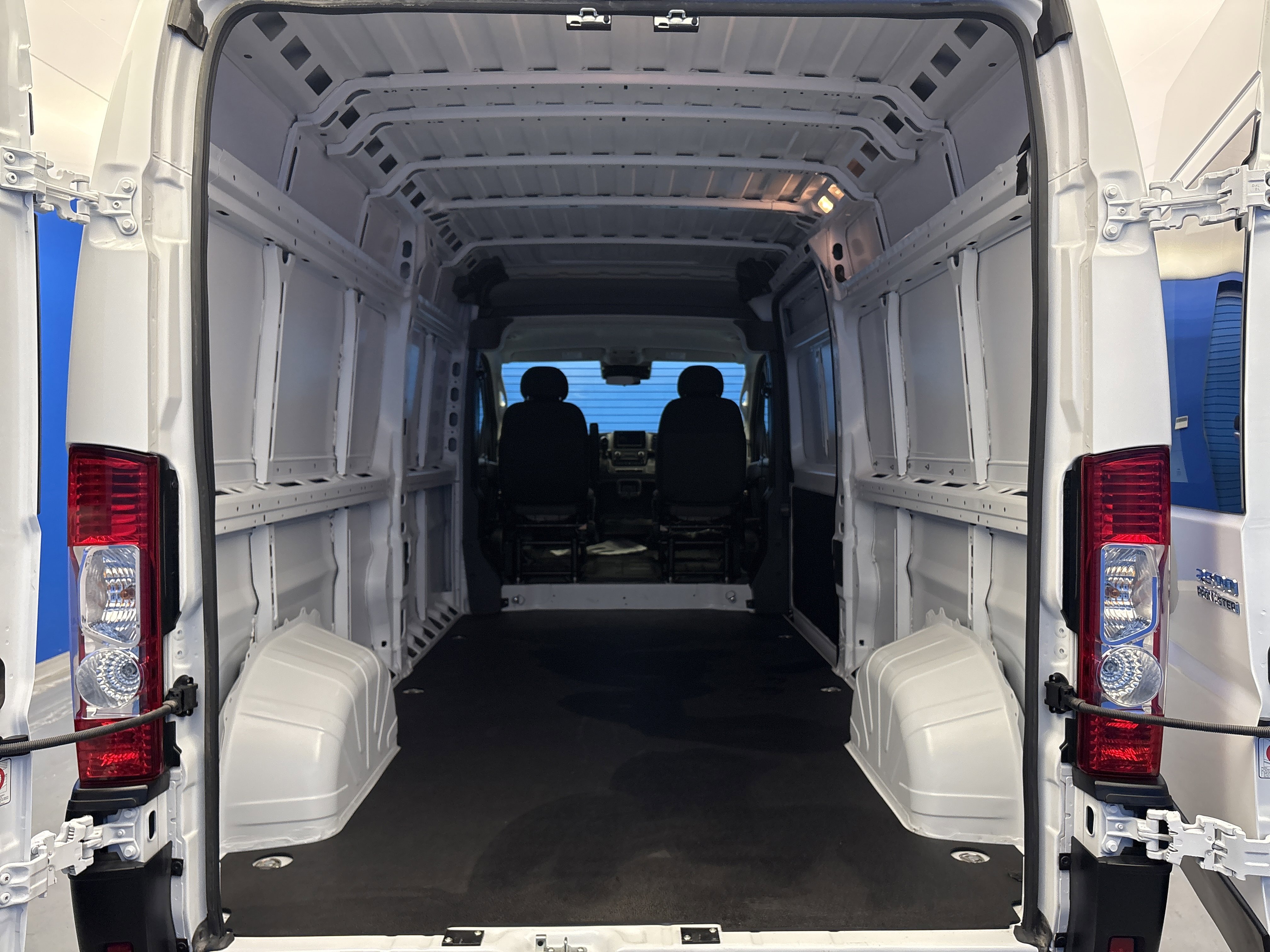 Used 2024 RAM ProMaster 2500 image 22