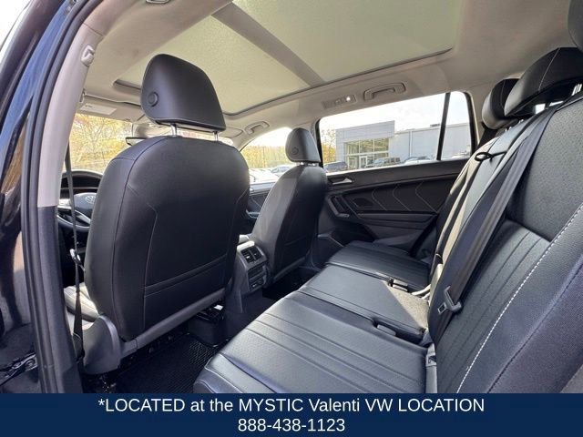Certified 2022 Volkswagen Tiguan SE w/ Panoramic Sunroof Package AWD/4WD image 11
