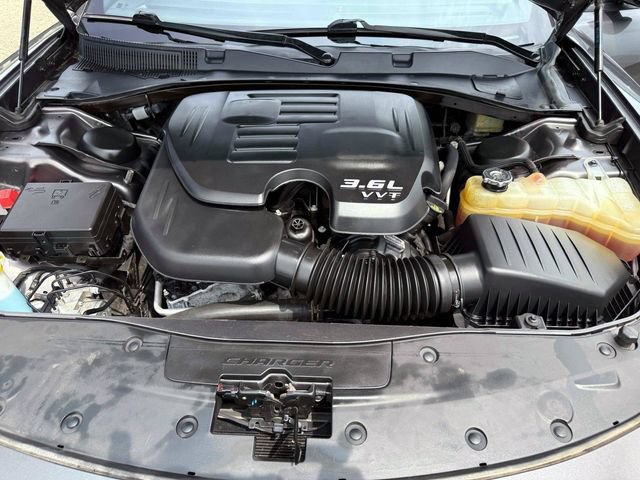 Used 2022 Dodge Charger SXT w/ Blacktop Package RWD image 12