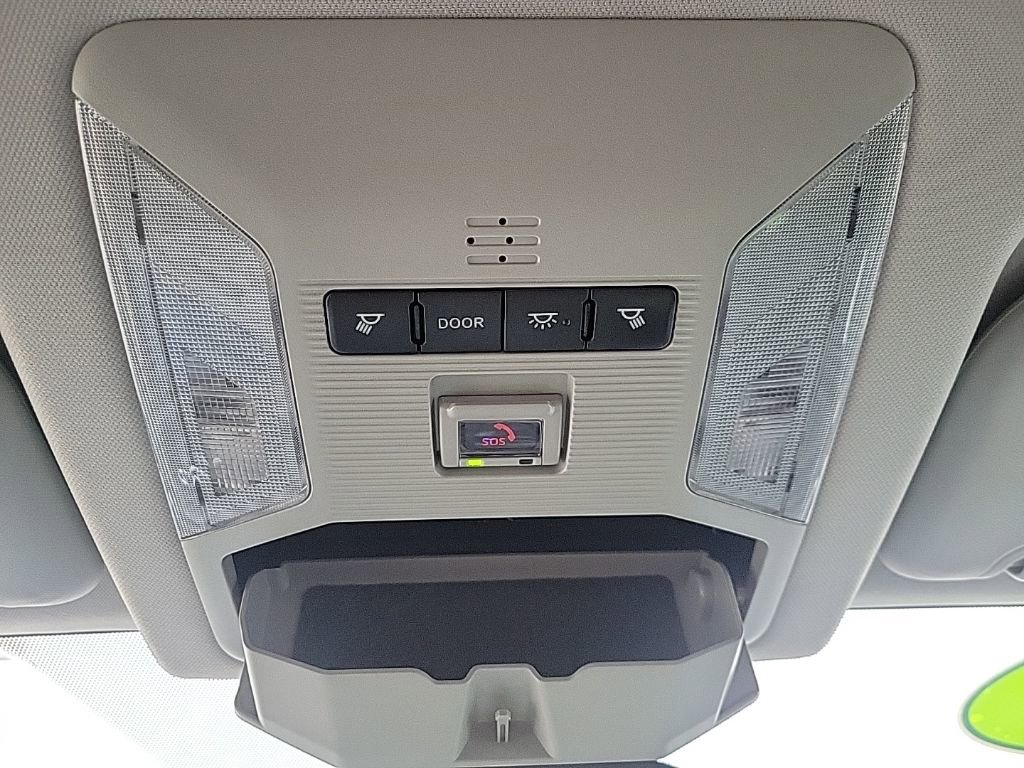 Used 2021 Toyota RAV4 LE image 18