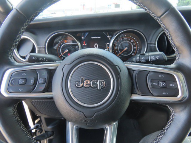 Used 2022 Jeep Wrangler Unlimited Sahara w/ Cold Weather Group AWD/4WD image 25