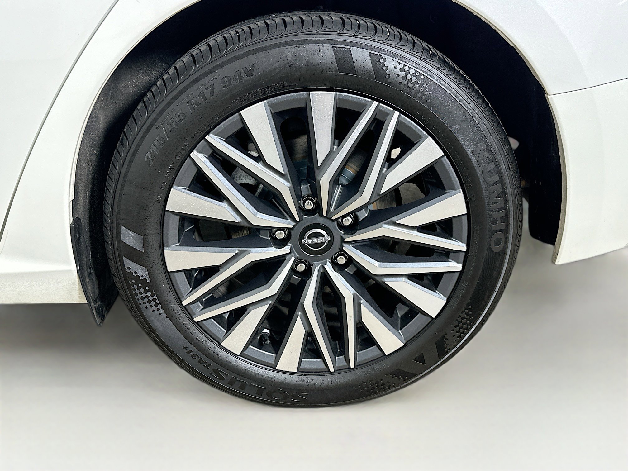 Used 2024 Nissan Altima 2.5 SV image 11