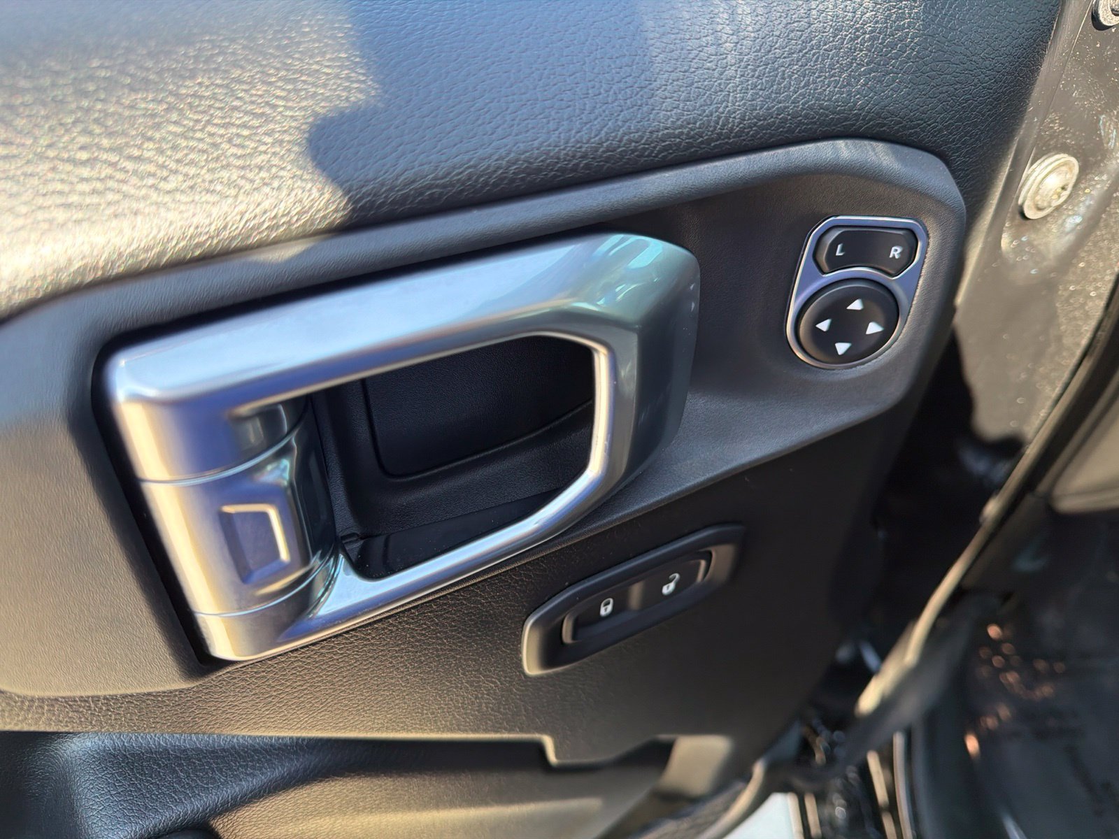 New 2026 Jeep Wrangler Unlimited Sport AWD/4WD image 15