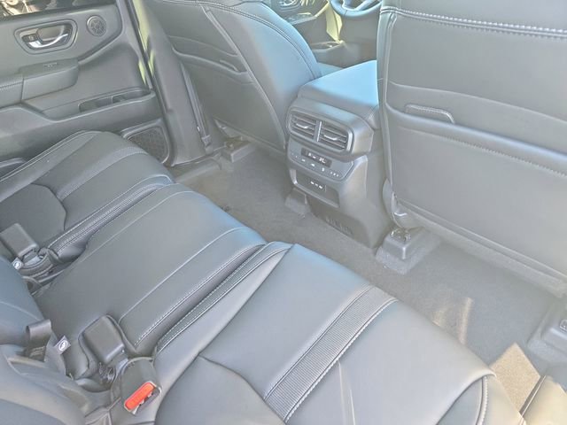 New 2025 Honda Pilot Touring image 11