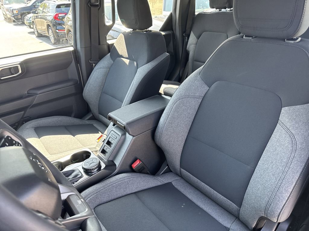 New 2025 Ford Bronco 4-Door image 17