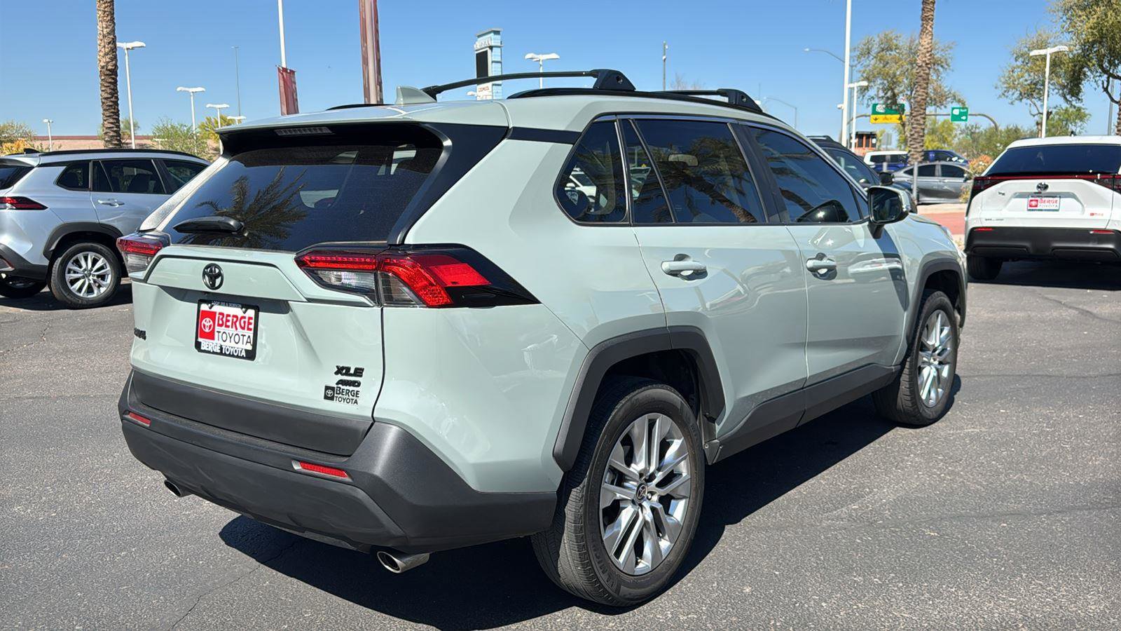 Used 2023 Toyota RAV4 XLE Premium image 7