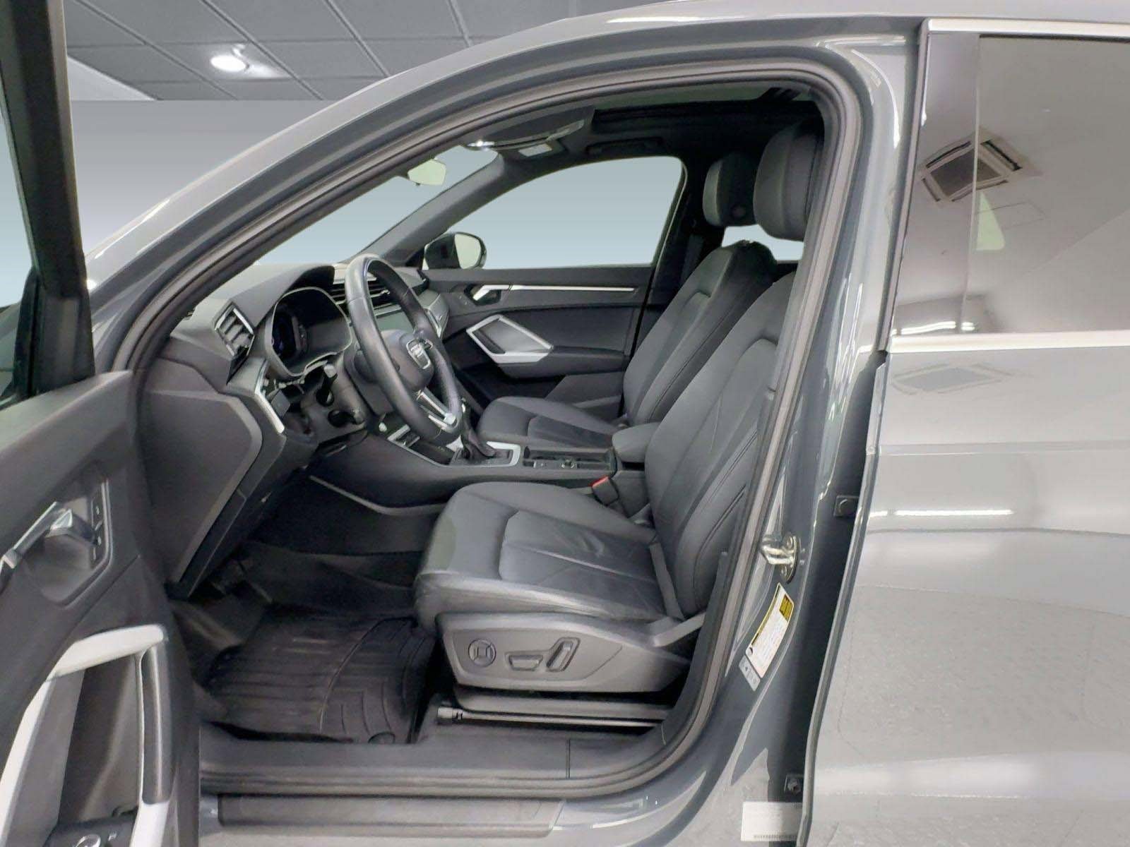 Used 2020 Audi Q3 2.0T Premium w/ Convenience Package image 5