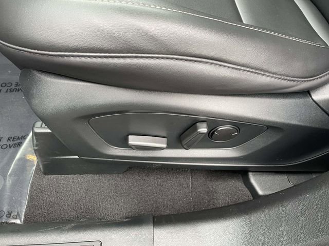 Used 2023 Ford Explorer XLT w/ Equipment Group 202A image 11