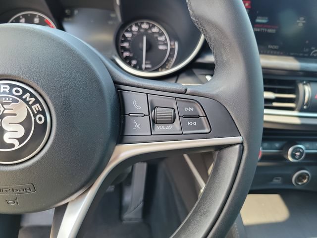 Used 2018 Alfa Romeo Stelvio AWD image 17