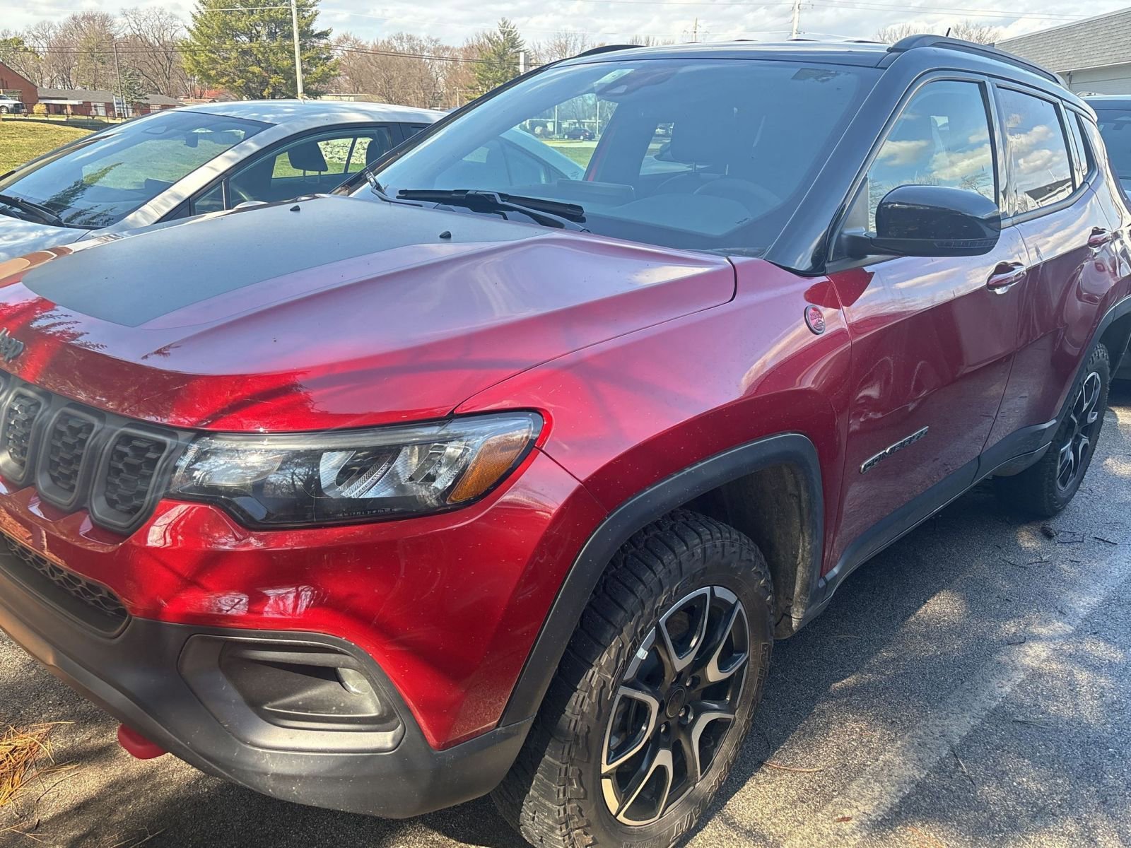 Used 2025 Jeep Compass Trailhawk image 3