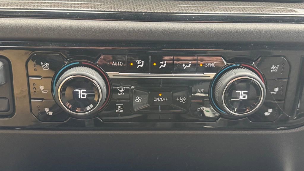 Used 2024 Chevrolet Silverado 1500 ZR2 w/ Technology Package image 26