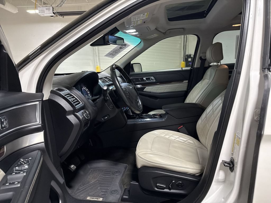Used 2017 Ford Explorer Platinum AWD/4WD image 21