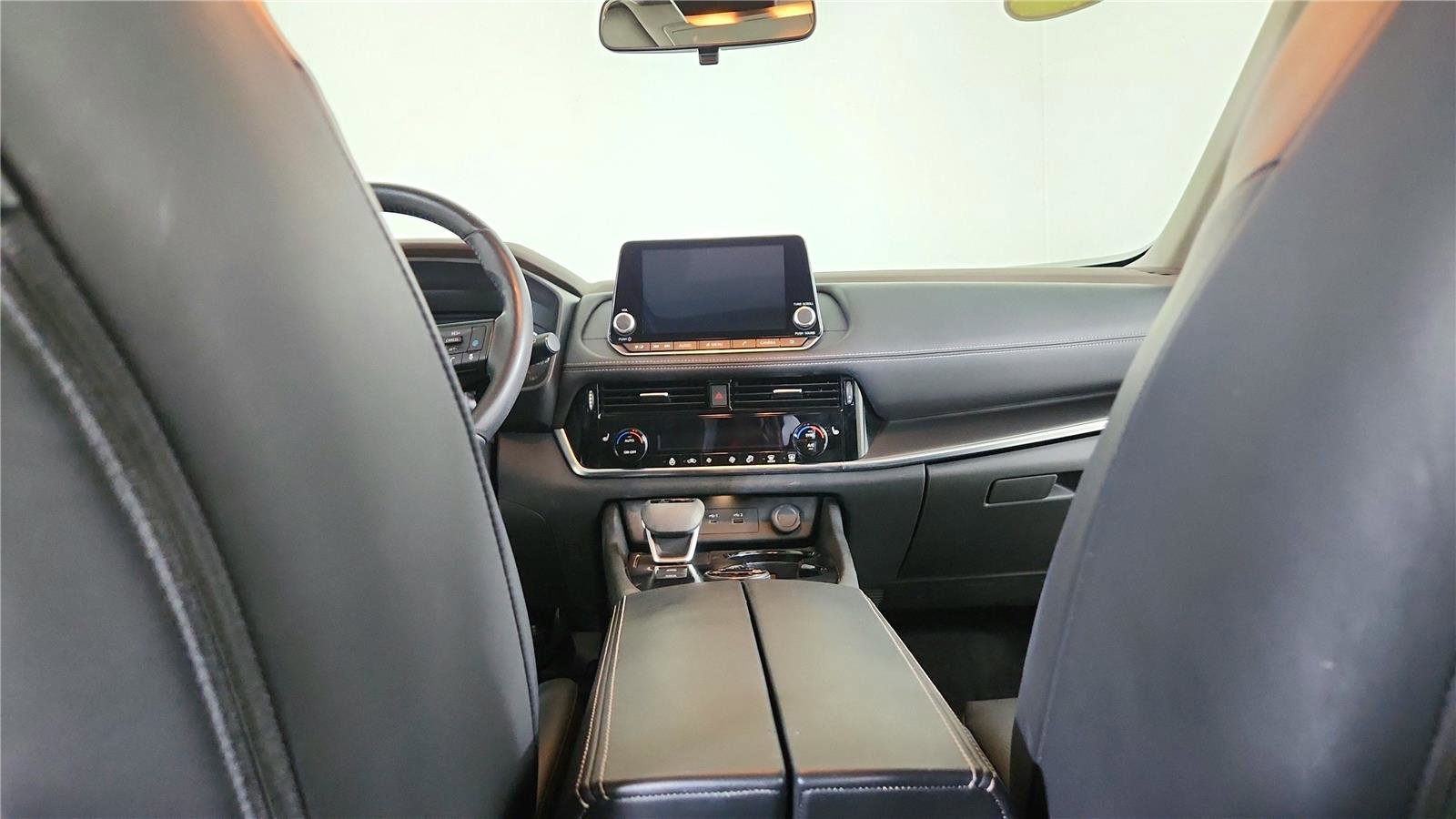 Used 2022 Nissan Rogue SV w/ SV Premium Package image 14