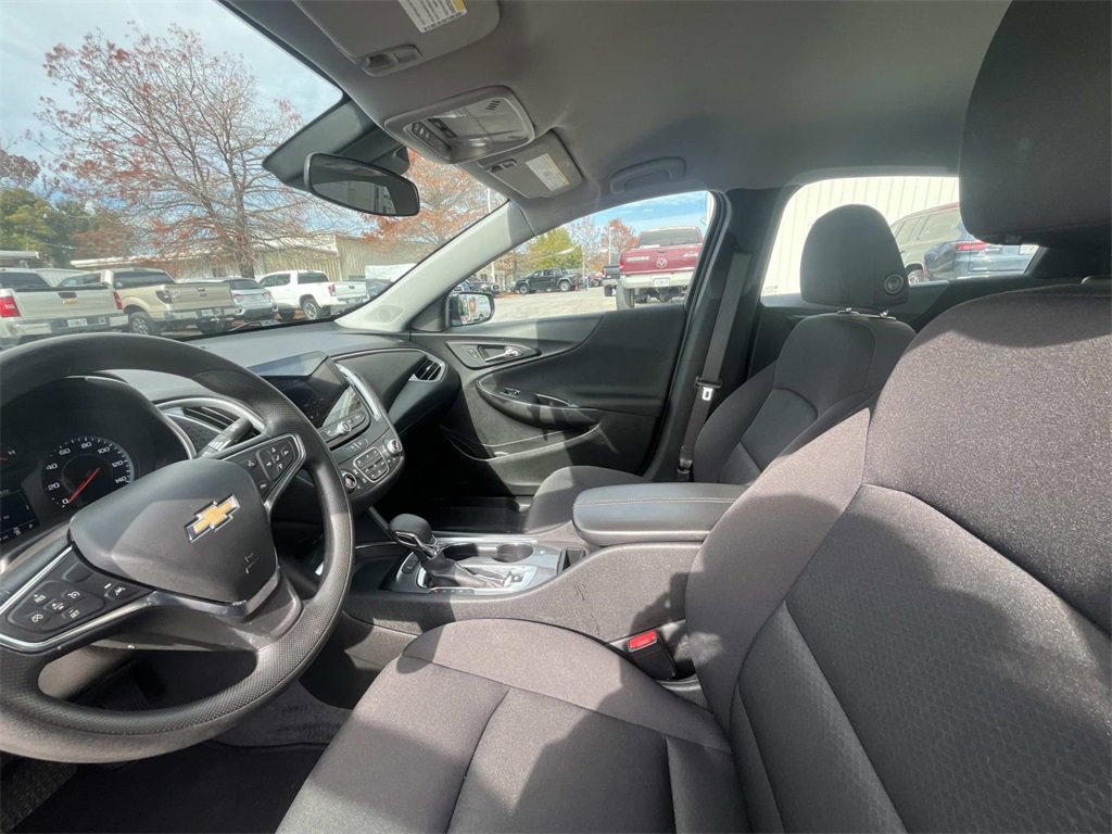 Used 2024 Chevrolet Malibu LT image 10