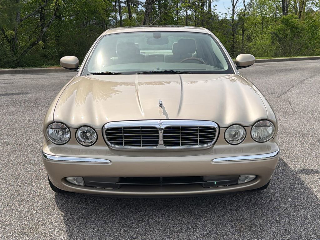 Used 2005 Jaguar XJ8 image 4