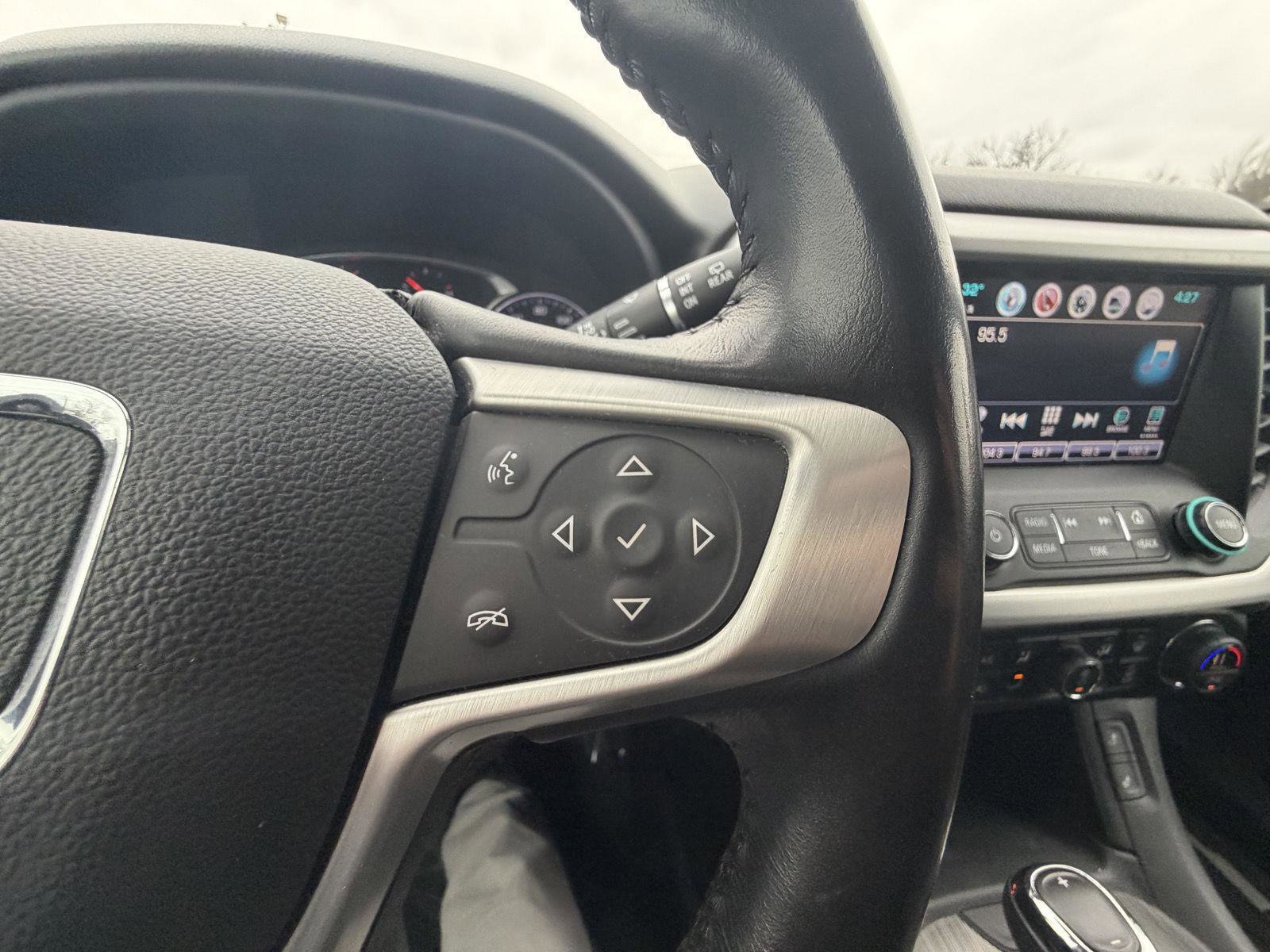 Used 2019 GMC Acadia SLT image 17