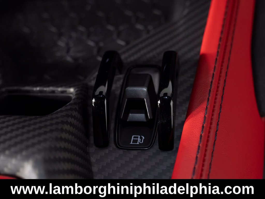 Used 2024 Lamborghini Revuelto AWD/4WD image 31