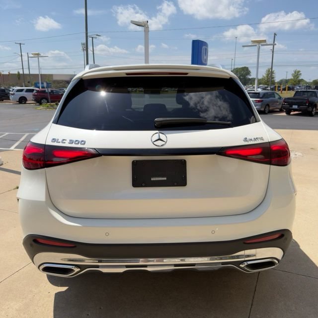 Used 2023 Mercedes-Benz GLC 300 4MATIC image 4