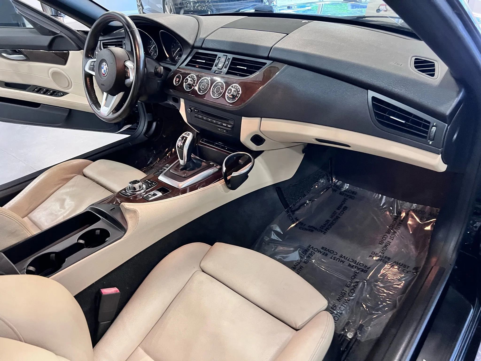 Used 2012 BMW Z4 sDrive28i w/ Sport Pkg image 17