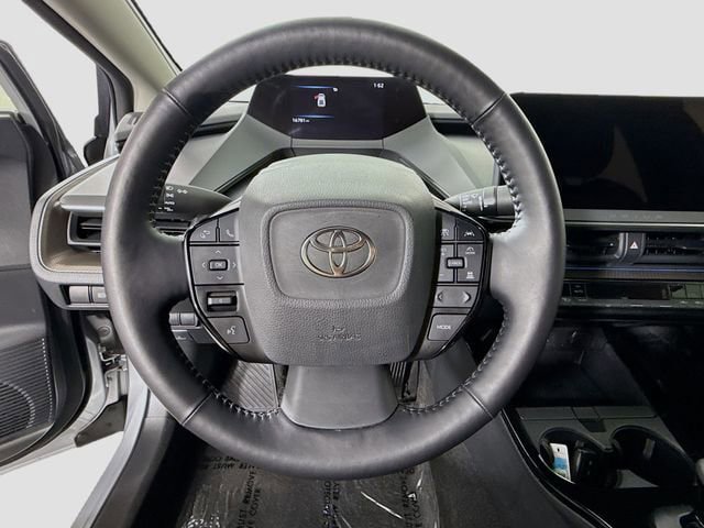 Used 2024 Toyota Prius XLE AWD/4WD image 11