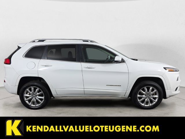 Used 2017 Jeep Cherokee Overland w/ Technology Group AWD/4WD image 4