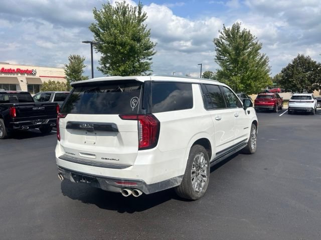 Used 2024 GMC Yukon XL Denali Ultimate w/ LPO, Floor Liner Package AWD/4WD image 6