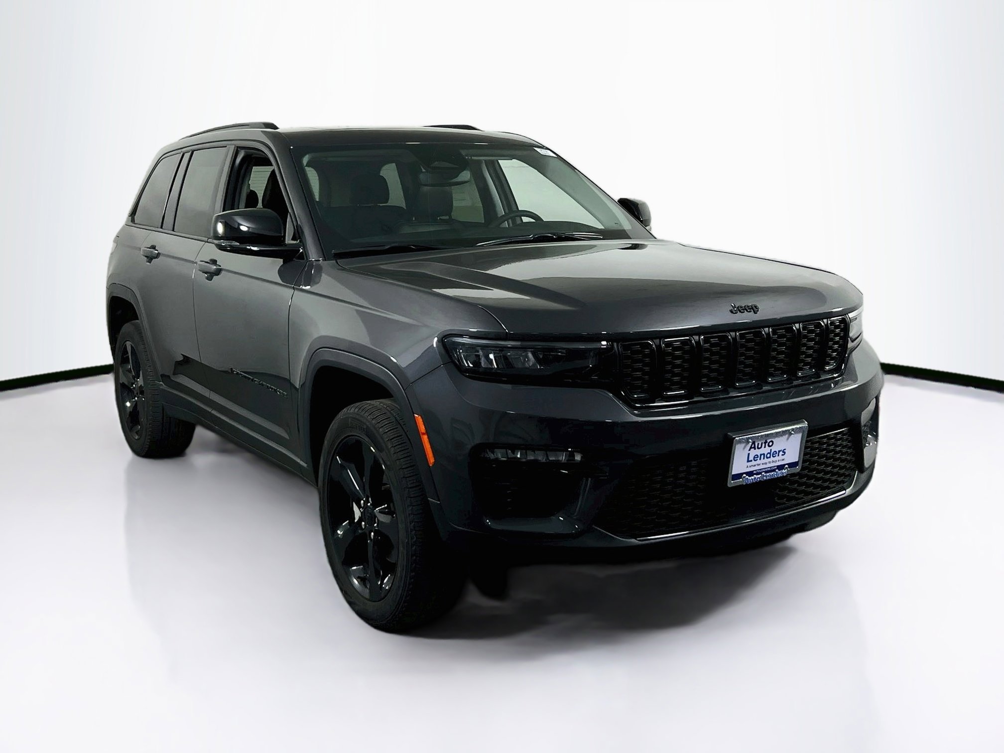 Used 2023 Jeep Grand Cherokee Limited w/ Black Appearance Package AWD/4WD image 3
