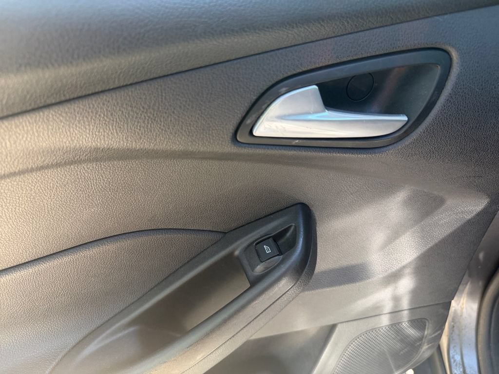 Used 2014 Ford Focus SE FWD image 31