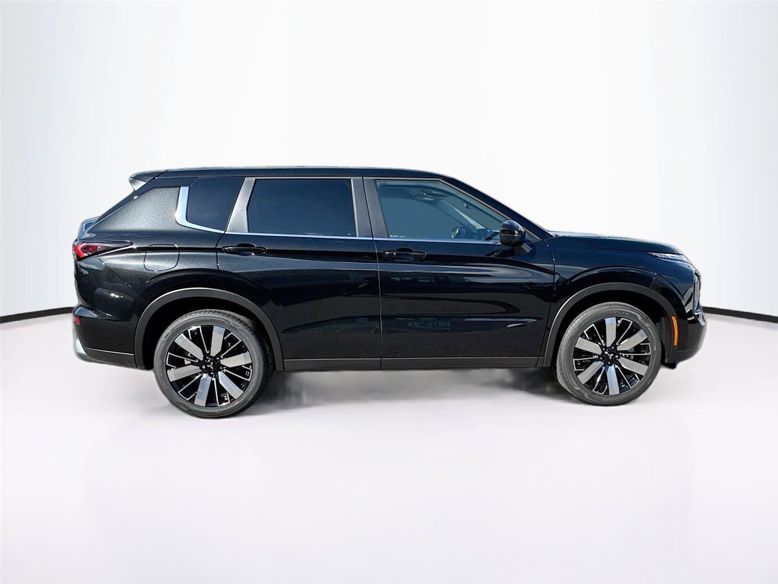 New 2026 Mitsubishi Outlander SE AWD/4WD image 8