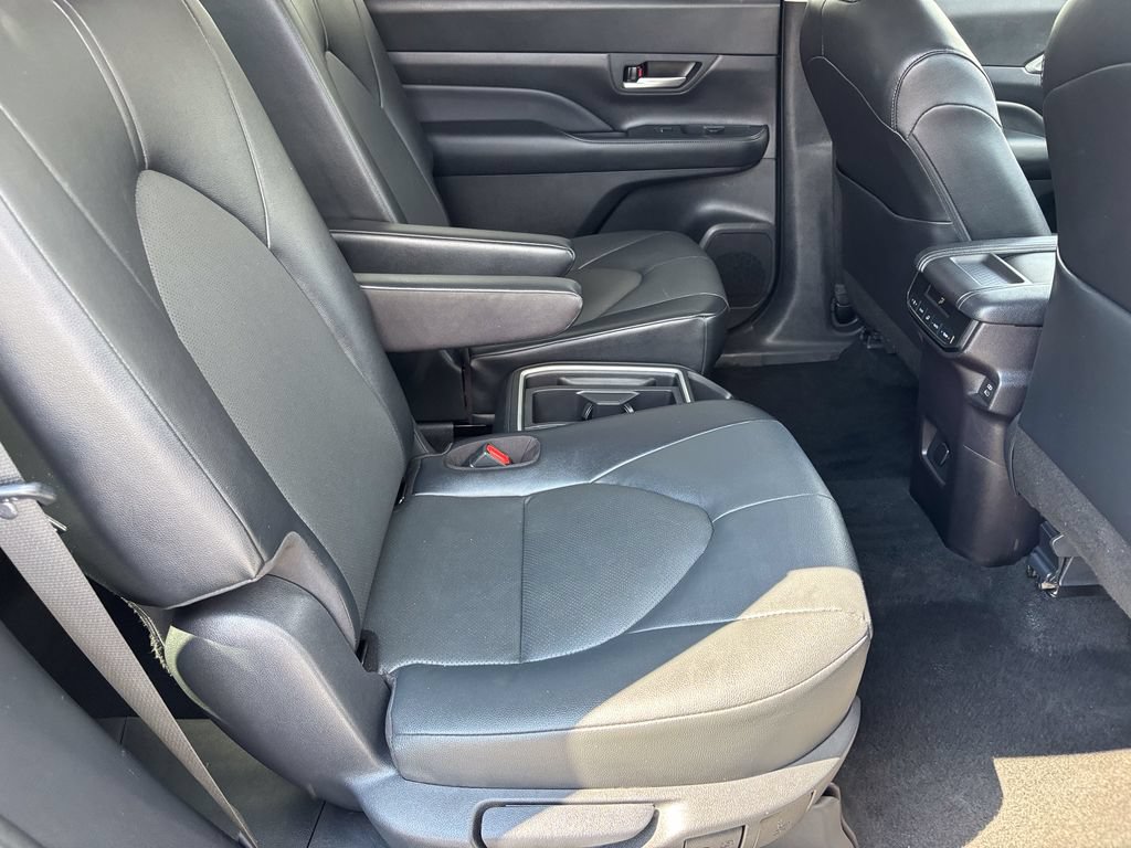 Used 2025 Toyota Grand Highlander AWD image 44