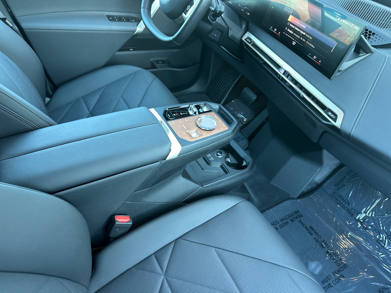 Used 2023 BMW iX xDrive50 w/ Premium Package image 16