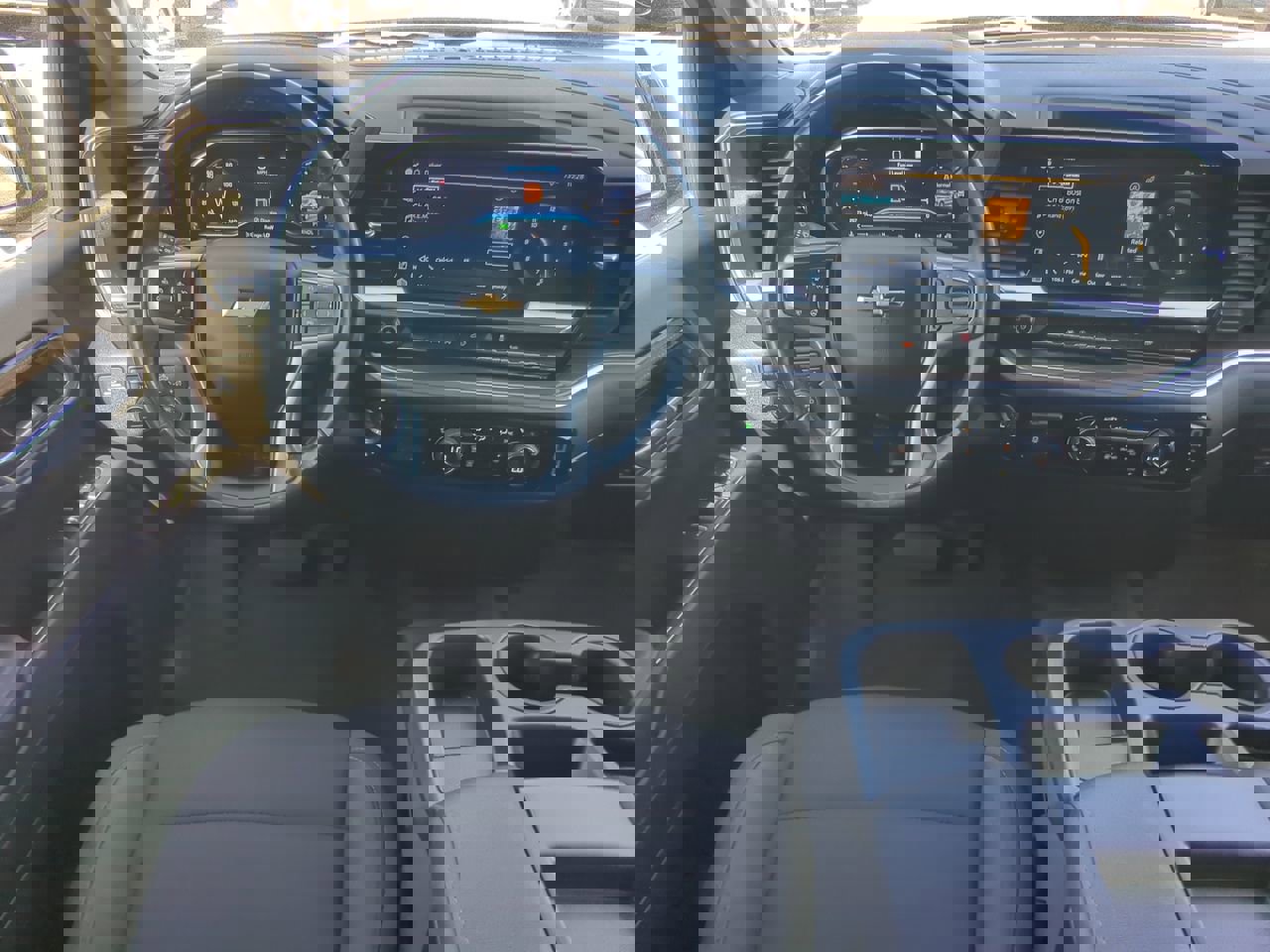 Used 2022 Chevrolet Silverado 1500 LT w/ Protection Package AWD/4WD image 14