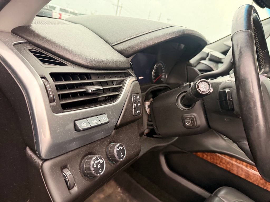 Used 2017 Chevrolet Suburban Premier AWD/4WD image 7