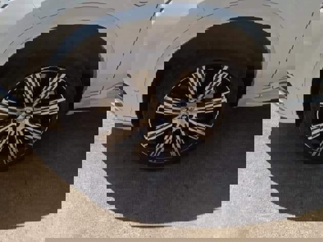 Used 2023 Volvo XC90 T8 Plus w/ Protection Package Premier image 18