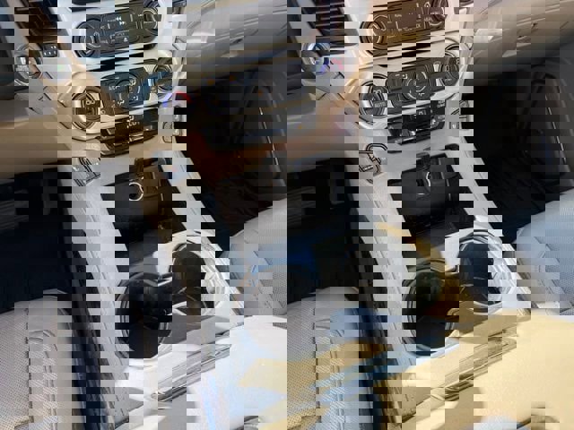 Used 2019 GMC Yukon XL SLT image 16