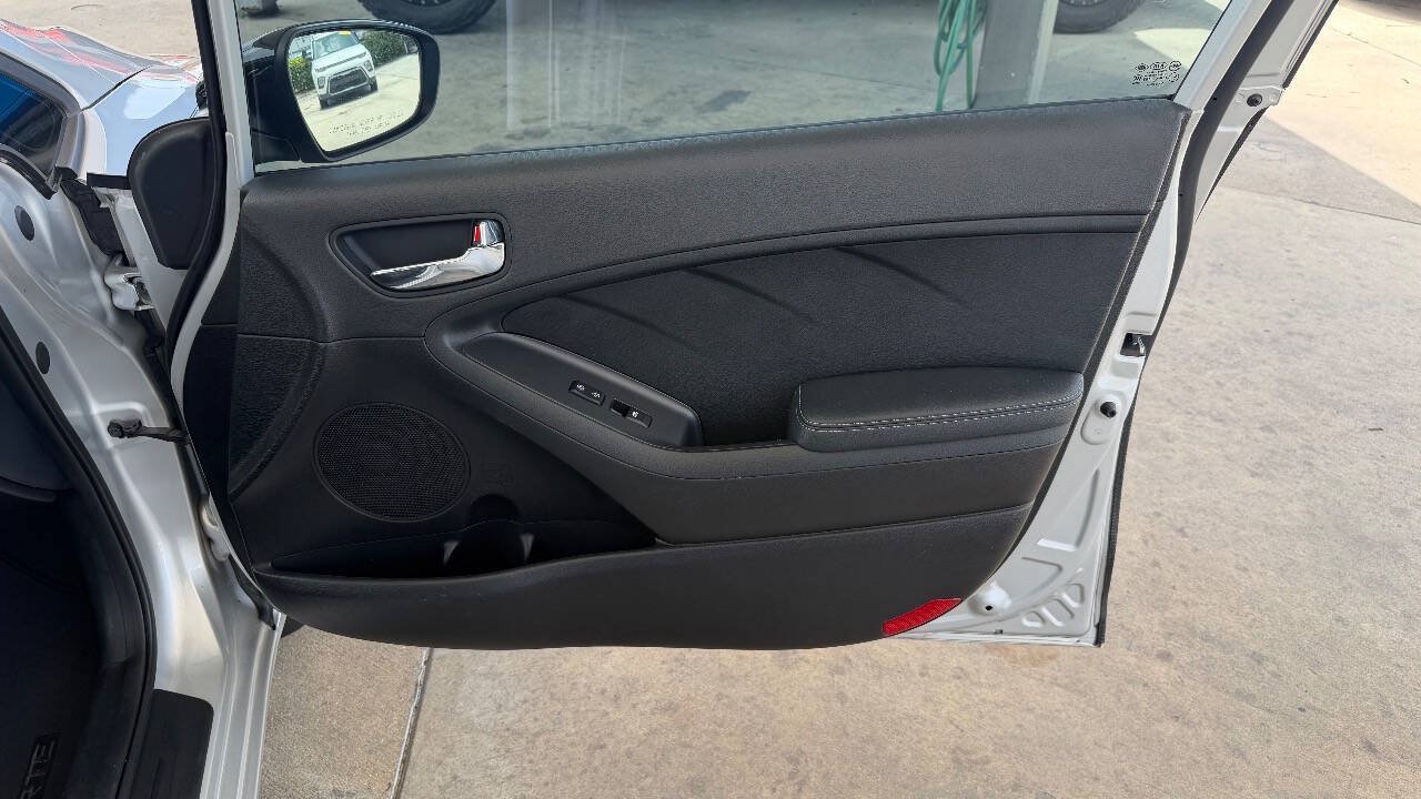 Used 2016 Kia Forte SX FWD image 19