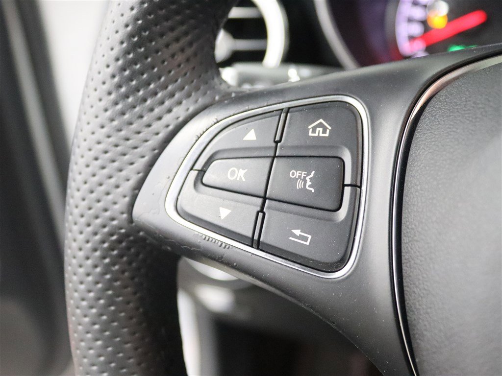 Used 2018 Mercedes-Benz GLC 43 AMG 4MATIC image 33