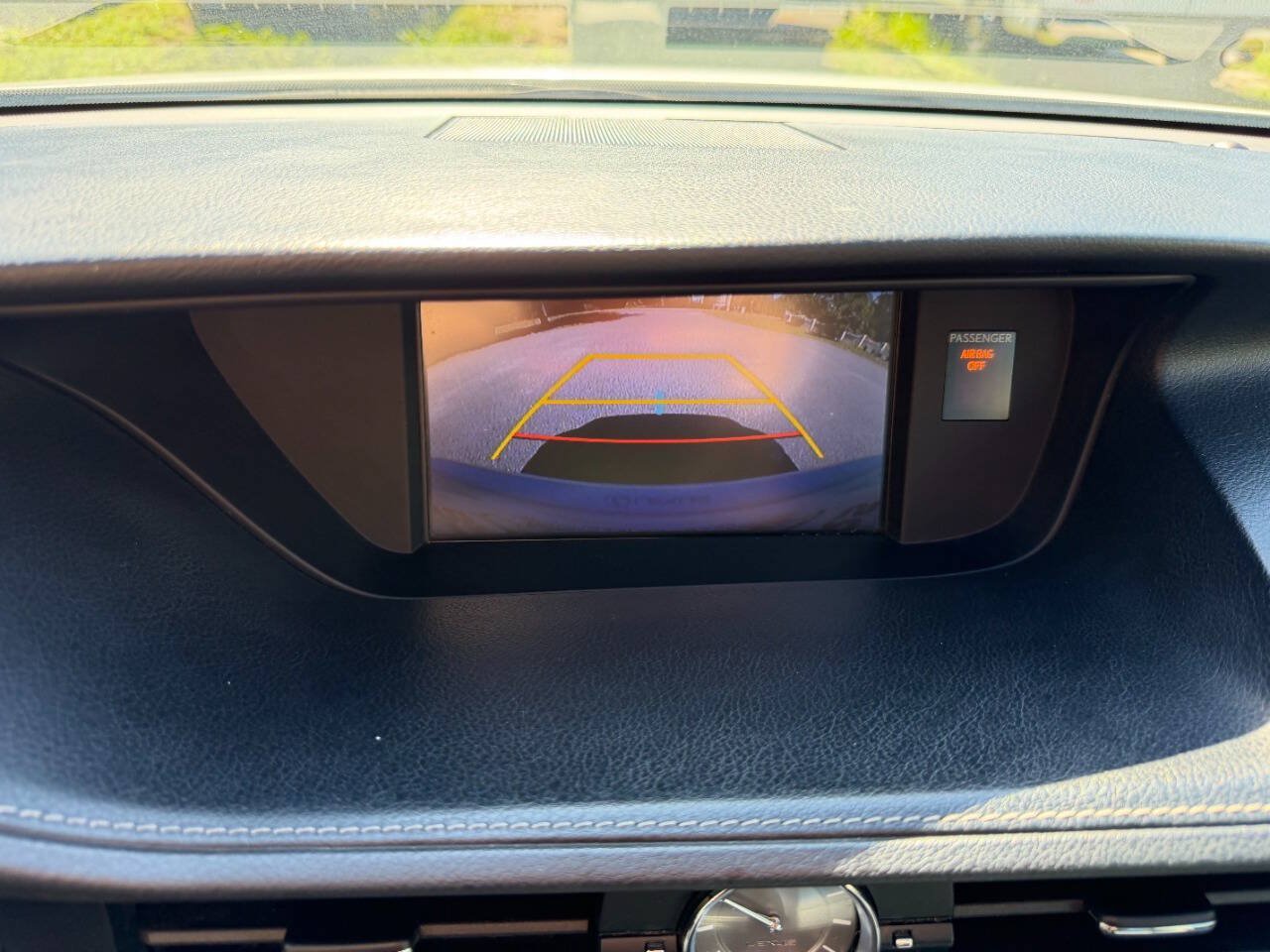 Used 2015 Lexus ES 350 w/ Luxury Package FWD image 23