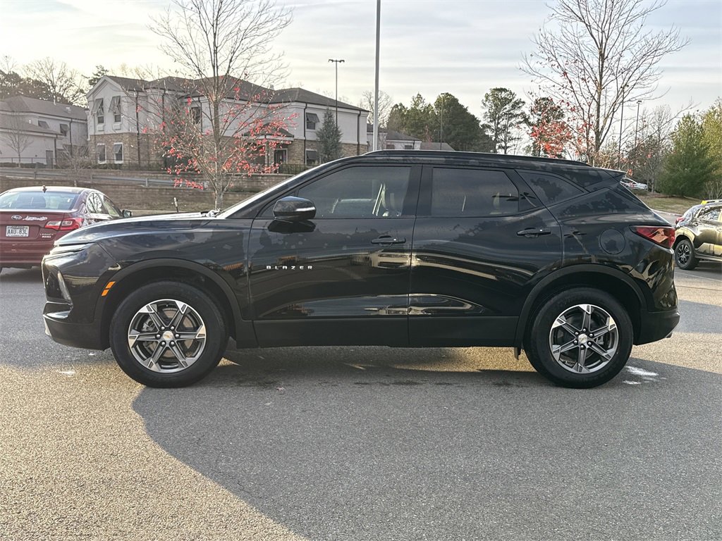 Used 2024 Chevrolet Blazer LT image 3